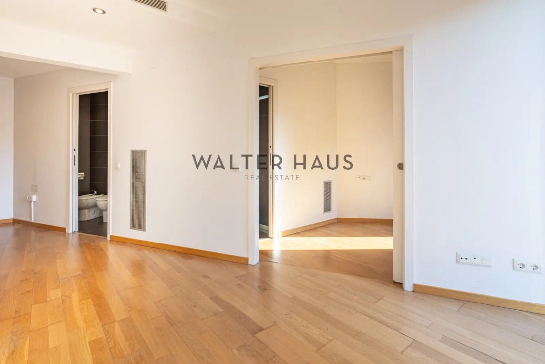 Apartment in Eixample, Barcelona, Spain 3 - 16333789