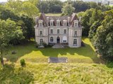 Castle for Sale in Saint-Julien-en-Genevois, Auvergne-Rhône-Alpes, France - 2