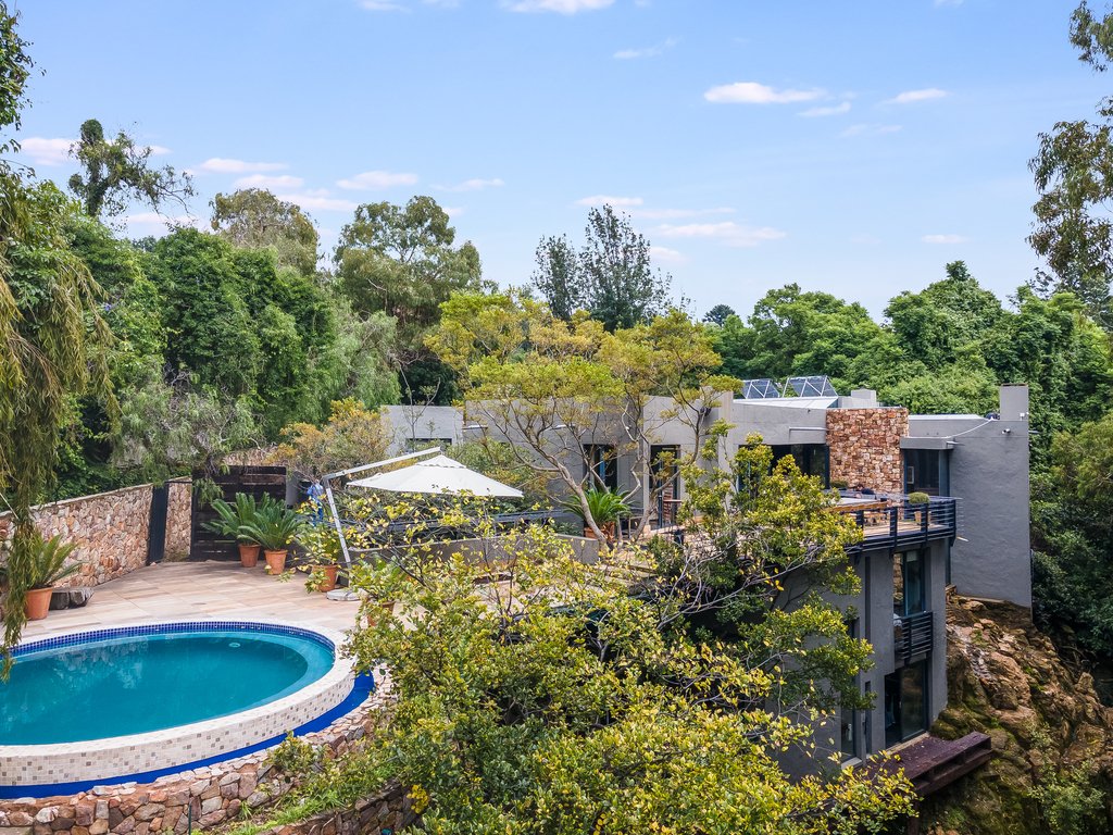 House in Westcliff, Forest Town, Gauteng 3 - 16555075