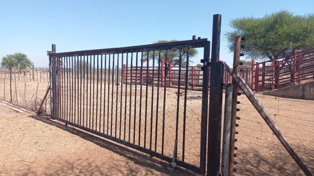 Farm Ranch in Bela-Bela, Limpopo, South Africa 2 - 16555077