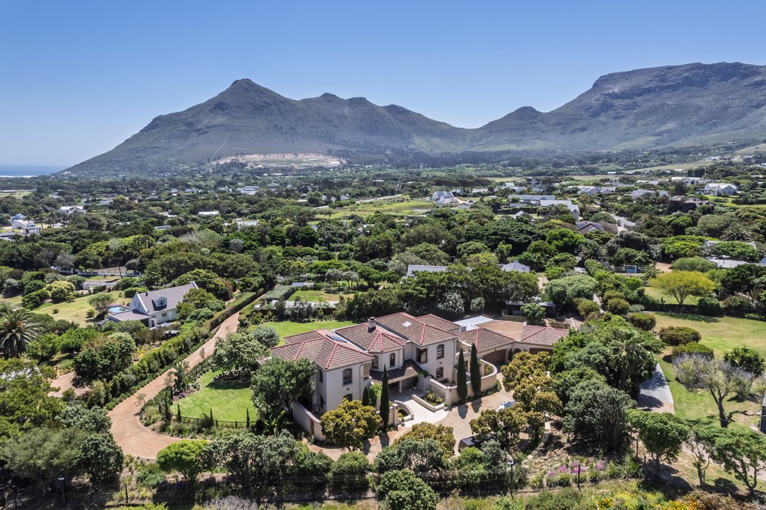 House in Crofters Valley, Cape Town, Western Cape 1 - 16555071