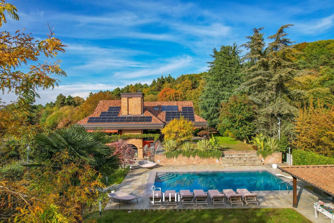 Villa in Vergiate, Lombardy, Italy 4 - 16555264