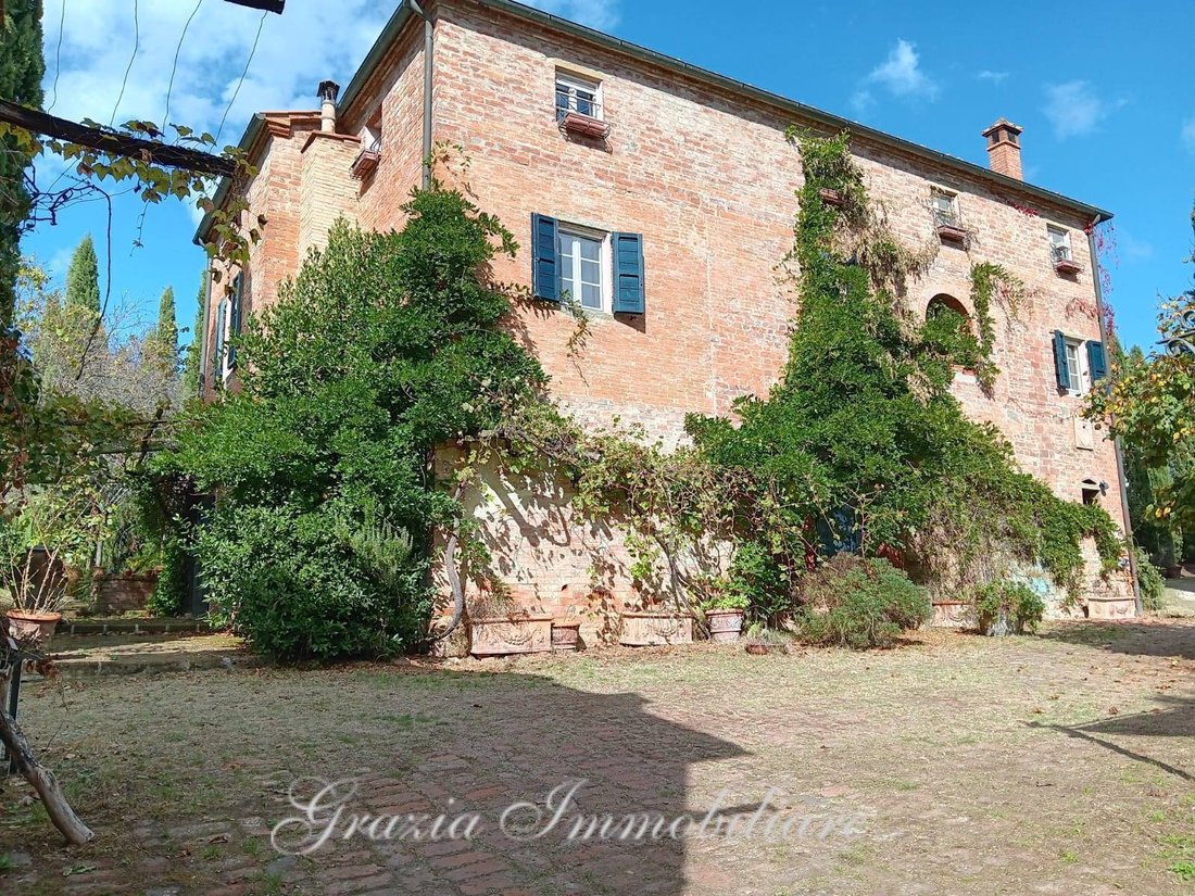 Estate in Sinalunga, Tuscany, Italy 1 - 16556537