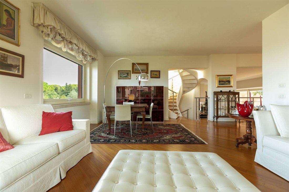 Villa in Historic Center, Livorno, Tuscany 3 - 16556612