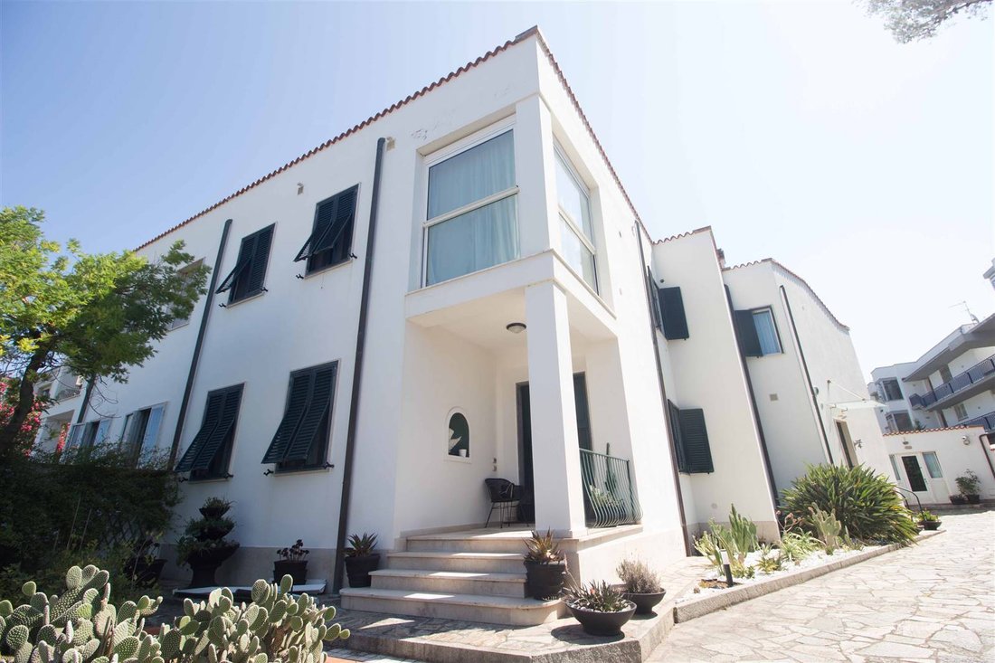 Villa in Historic Center, Livorno, Tuscany 2 - 16556567
