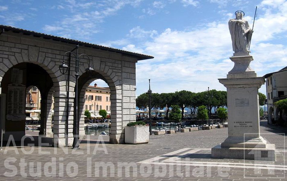 Apartment in Historic Center, Desenzano del Garda, Lombardy 3 - 16557913