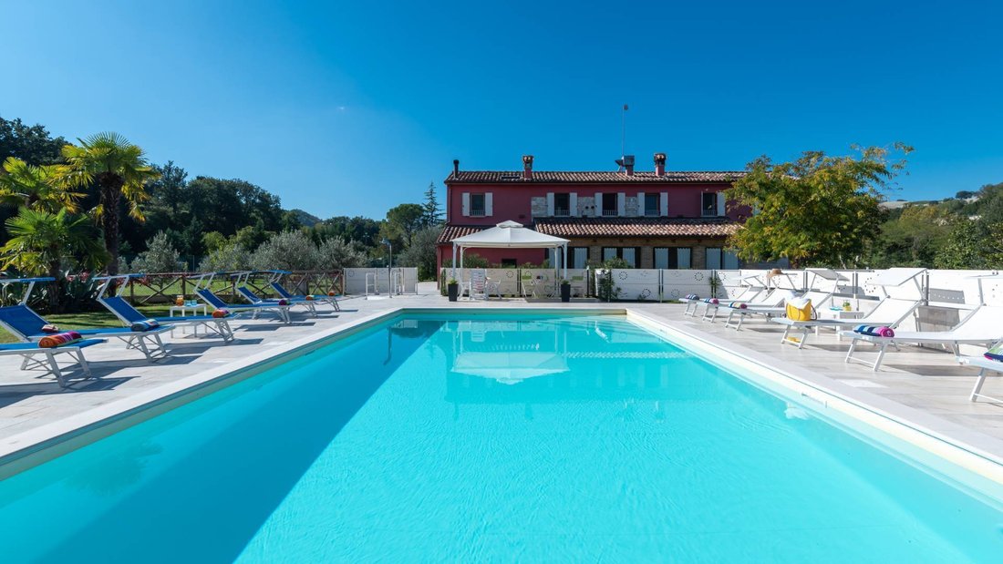 Villa in Fossombrone, Marche, Italy 1 - 16558705