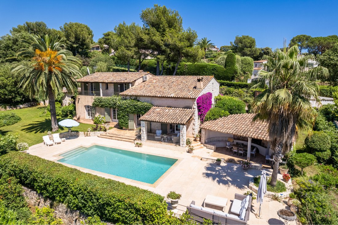 Villa in Saint-Paul-de-Vence, Provence-Alpes-Côte d'Azur, France 2 - 16556988