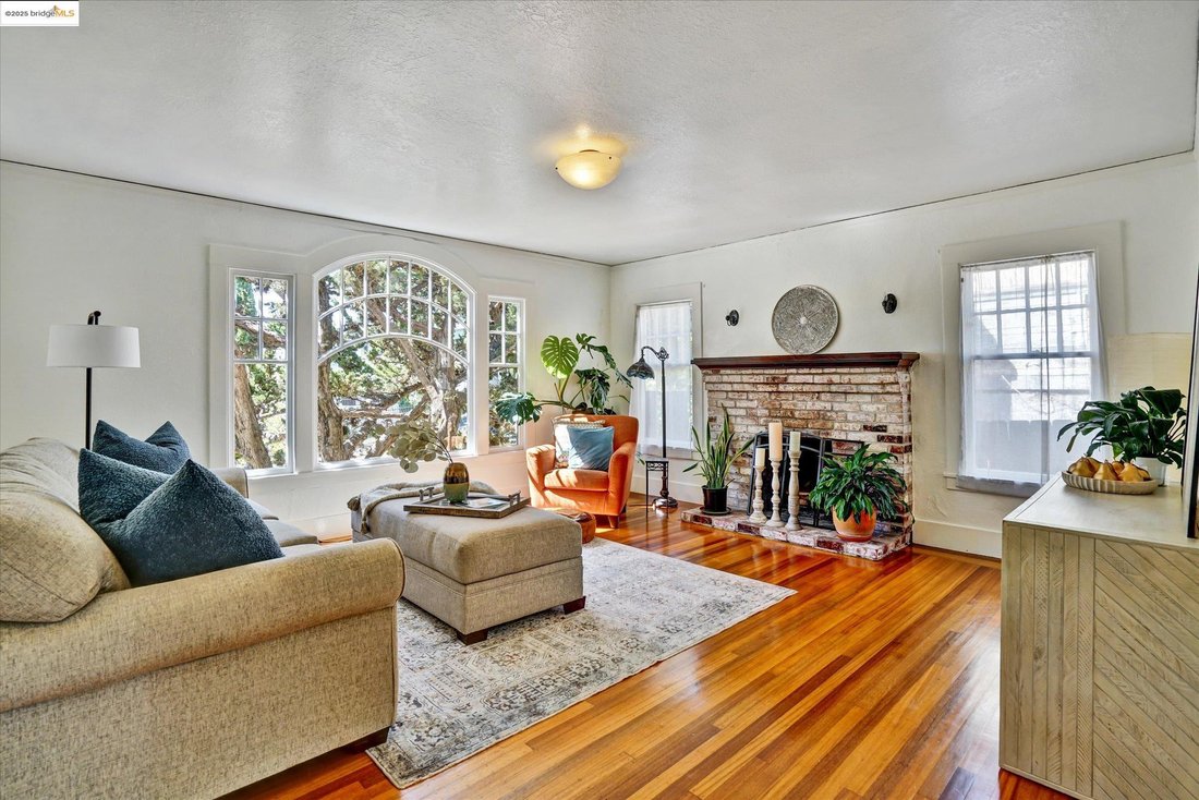 House in Oakland, California, United States 5 - 16557435