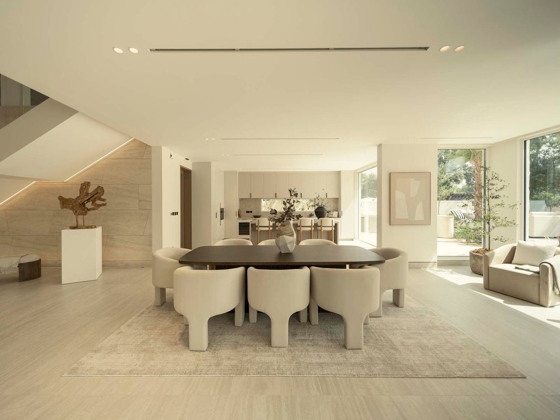 Villa in United Arab Emirates 3 - 16555654