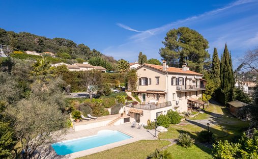 Villa in Centre du Village, La Colle-sur-Loup, France 1