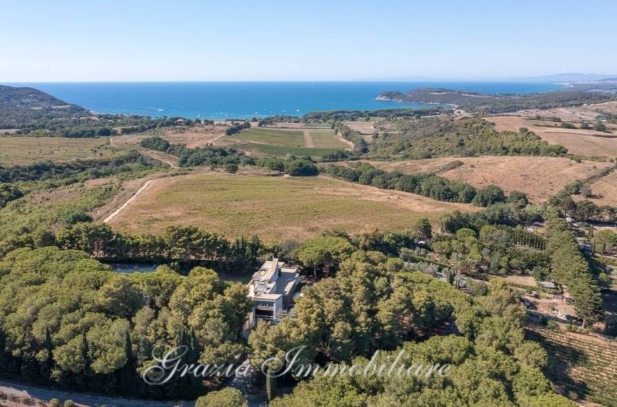 Villa in Center, Piombino, Tuscany 1 - 16556365