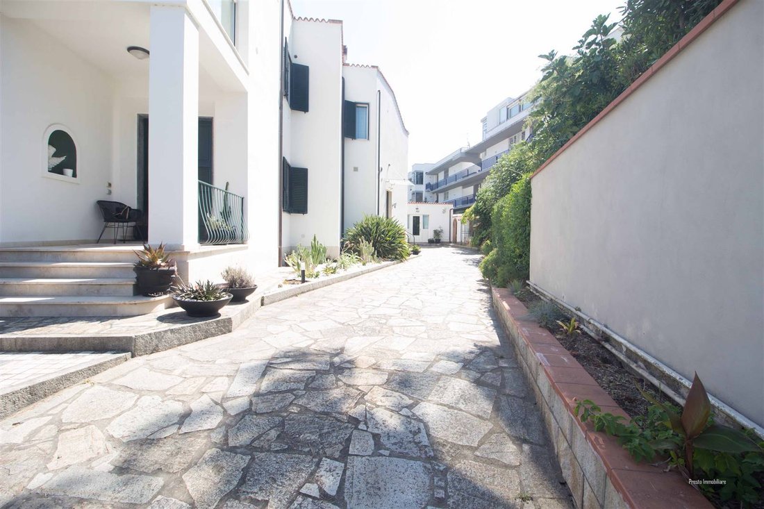 Villa in Historic Center, Livorno, Tuscany 3 - 16556567