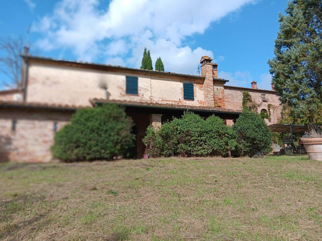 Estate in Sinalunga, Tuscany, Italy 2 - 16556537