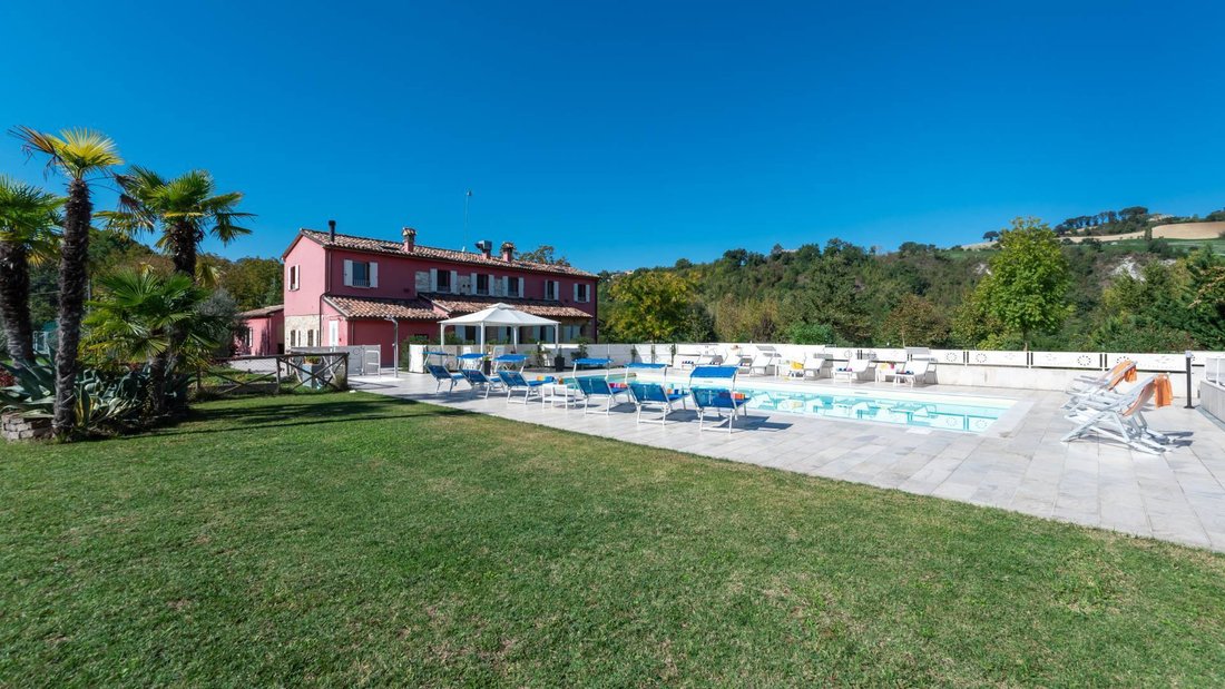 Villa in Fossombrone, Marche, Italy 3 - 16558705