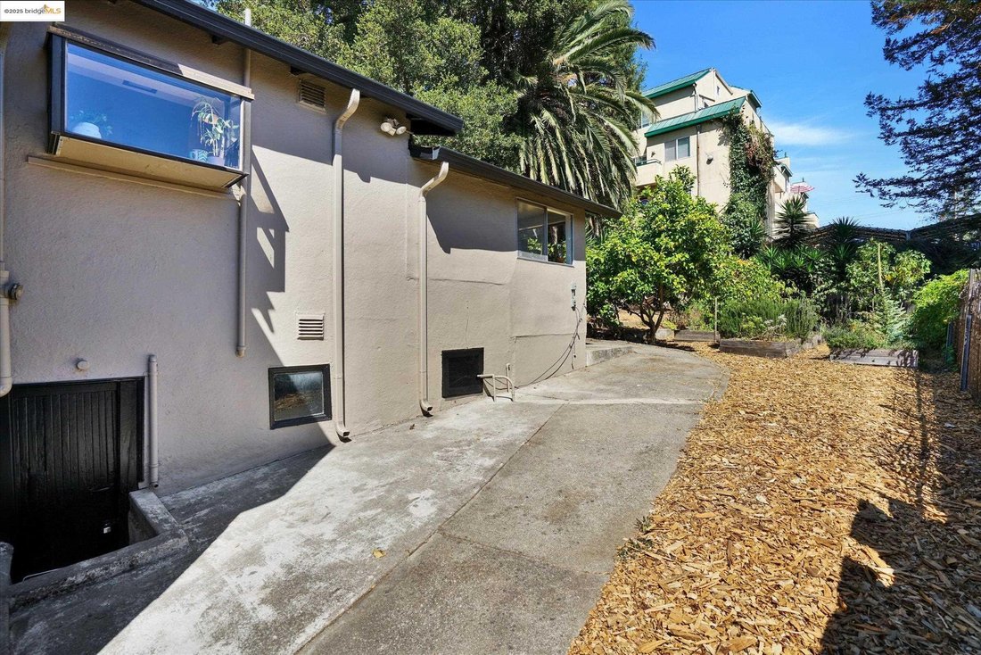 House in Oakland, California, United States 3 - 16557435