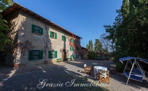 Estate in Volterra, Tuscany, Italy 1