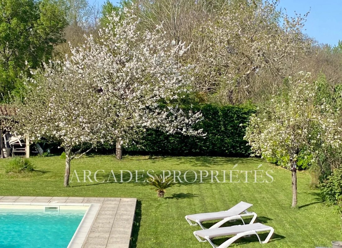 Casa en Libourne, Nueva Aquitania, Francia 3 - 16556346