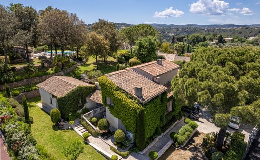 Villa in Bois Fleuri-Chevre d'Or-Saint Philippe, Biot, France 1