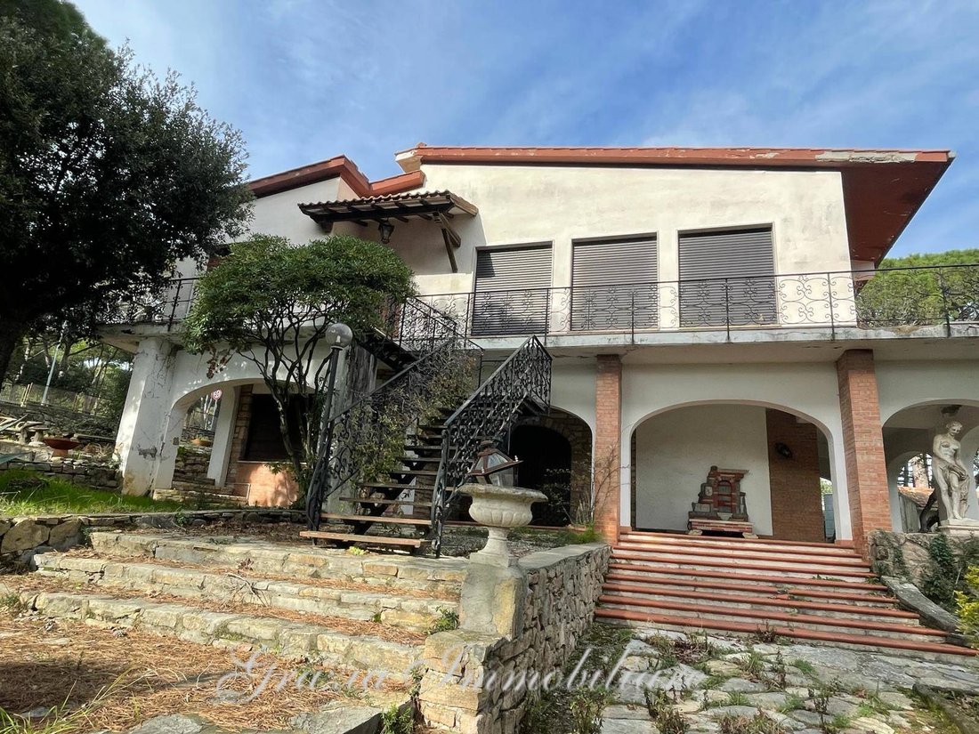 Villa in Vada, Rosignano Marittimo, Tuscany 1 - 16556478