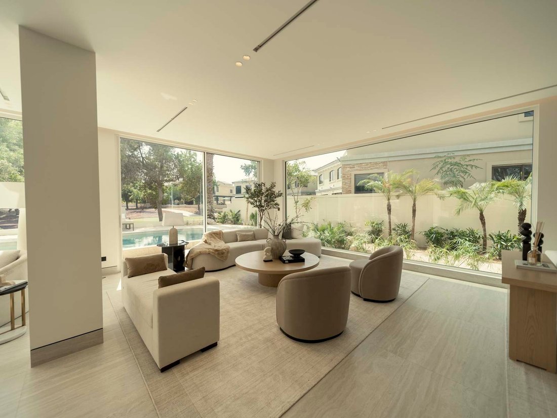 Villa in United Arab Emirates 5 - 16555654
