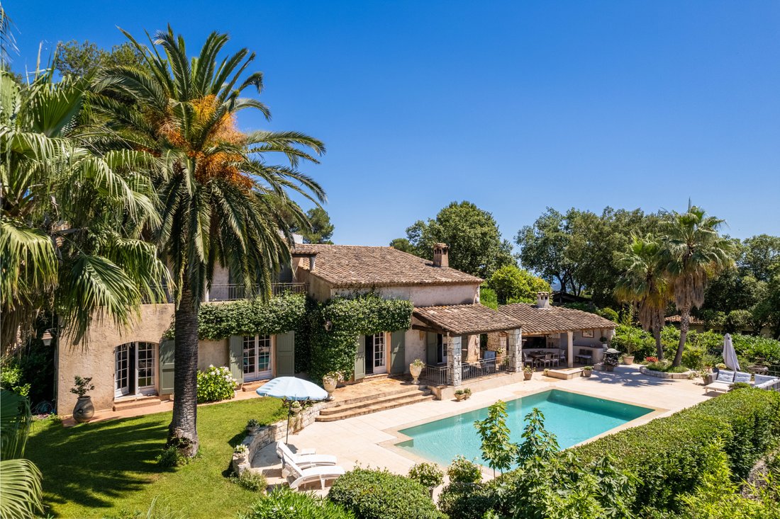 Villa in Saint-Paul-de-Vence, Provence-Alpes-Côte d'Azur, France 1 - 16556988