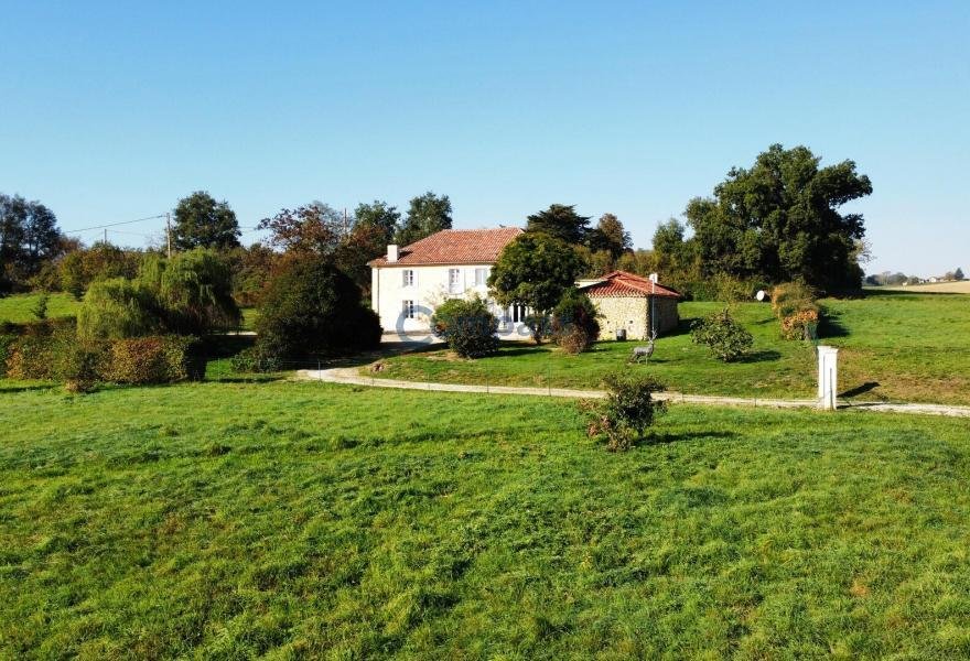 House in Vic-Fezensac, Occitania, France 4 - 16556672
