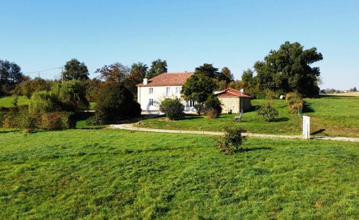 Château Vic Fezensac 503.14 Sqm 9 Rooms