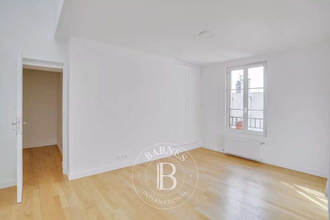 Apartment in Faubourg du Temple-Hôpital Saint Louis, Paris 10e Arrondissement, Paris 5 - 16556926