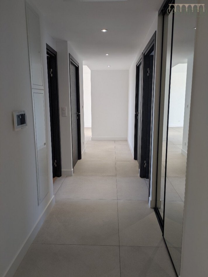 Apartment in Centre Ville, Castries, France 2 - 16558156