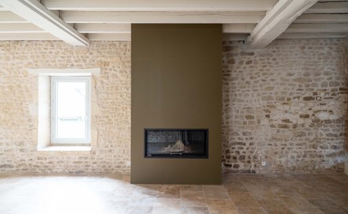 Castle for Sale in Saint-Jean-d'Angély, Nouvelle-Aquitaine, France