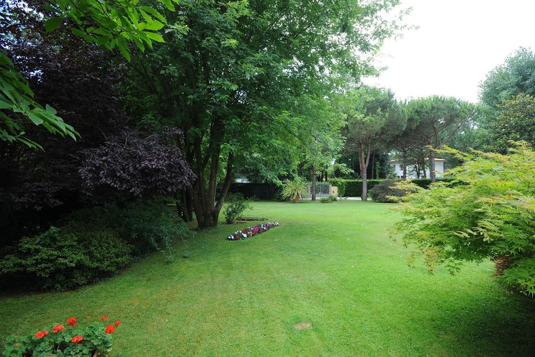 Villa in Center, Massa, Italy 5 - 16555709