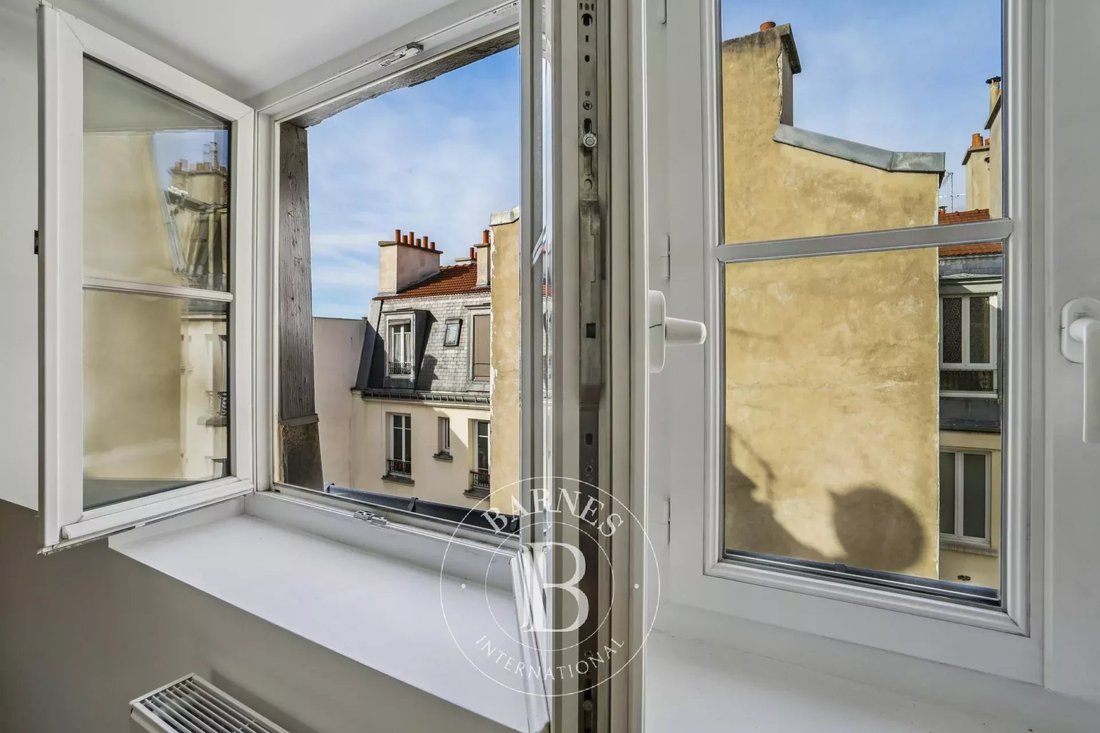 Apartment in Faubourg du Temple-Hôpital Saint Louis, Paris 10e Arrondissement, Paris 2 - 16556926