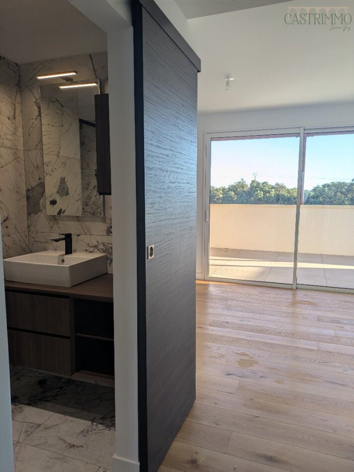 Apartment in Centre Ville, Castries, France 5 - 16558156