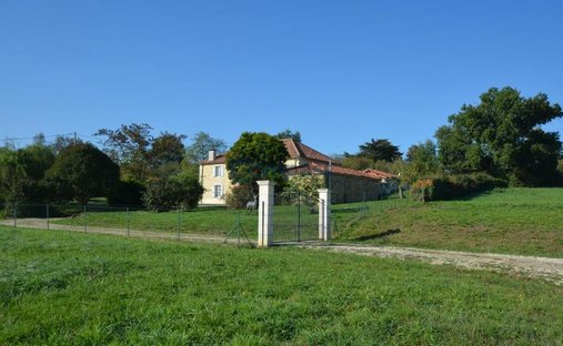 Château Vic Fezensac 503.14 Sqm 9 Rooms