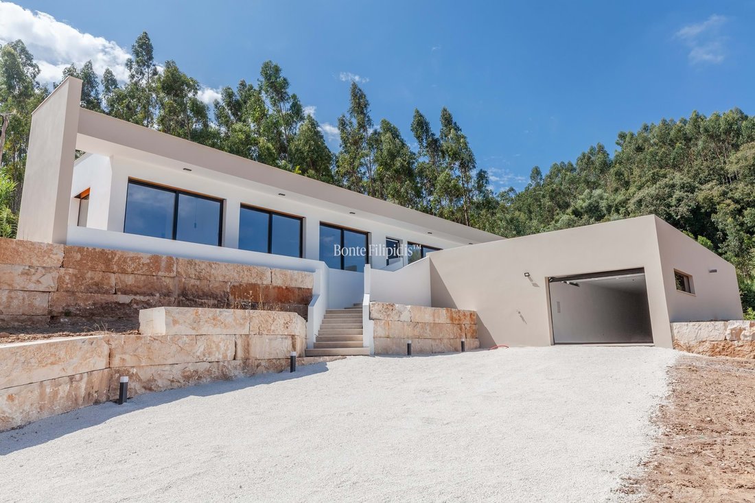 Villa in Alvorninha, Leiria District, Portugal 1 - 16075280