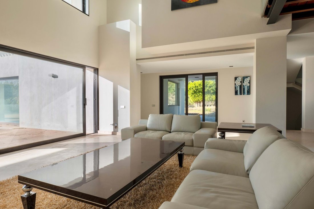 Villa in Benahavis, Andalusia, Spain 1 - 16557613