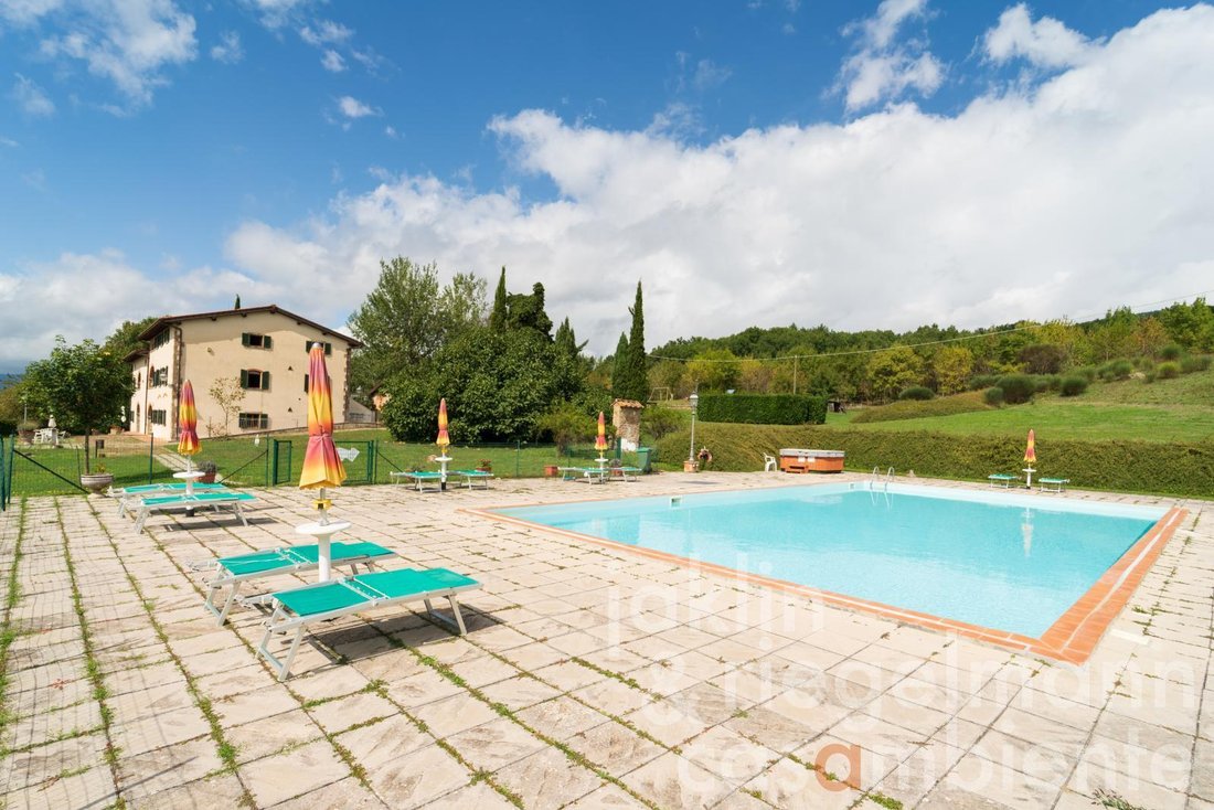 Farm Ranch in Poppi, Tuscany, Italy 4 - 16555483