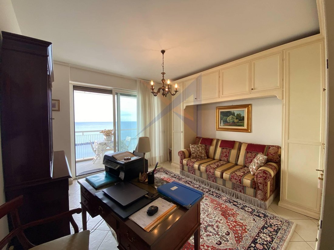 Apartment in Taggia, Liguria, Italy 5 - 16556488