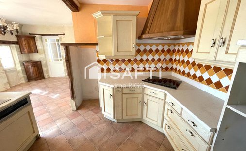 Castle for Sale in Marmande, Nouvelle-Aquitaine, France