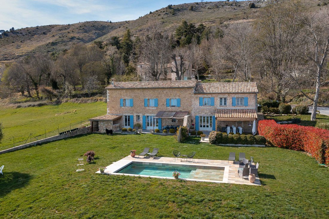 Villa in Tourrettes-sur-Loup, Provence-Alpes-Côte d'Azur, France 1 - 16557109