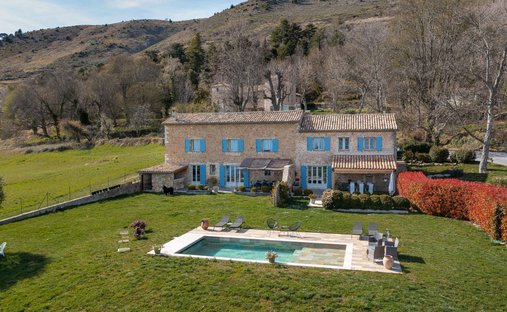 Villa in Tourrettes-sur-Loup, Provence-Alpes-Côte d'Azur, France 1