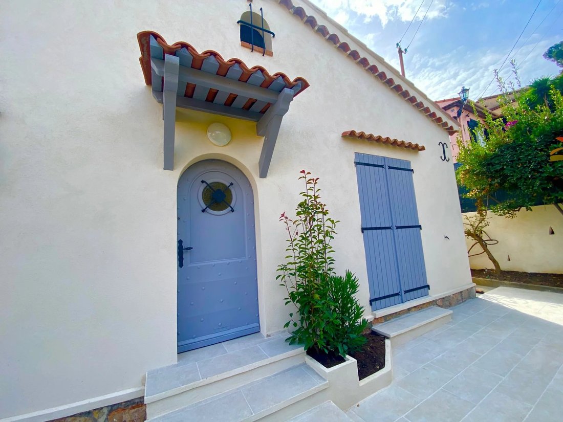 House in Saint Nicolas, Cannes, France 1 - 16557939