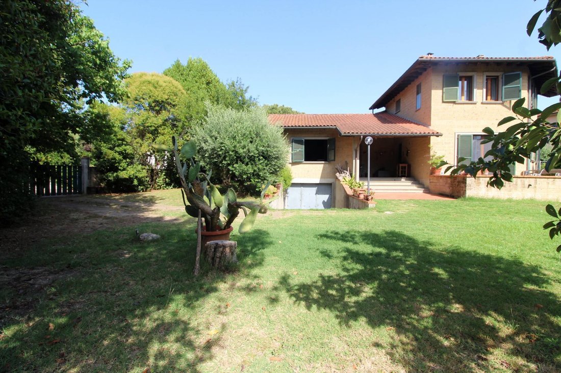 Villa in Ghezzano-Colignola Mezzana-Campo, Cascina, Tuscany 2 - 16558726