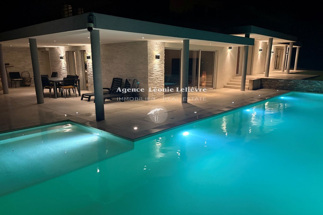 Villa in Les Issambres, Roquebrune-sur-Argens, France 4 - 15415367