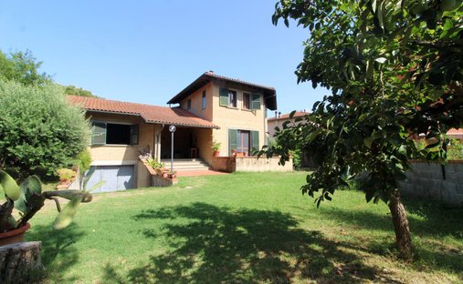 Villa in Ghezzano-Colignola Mezzana-Campo, Cascina, Tuscany 1