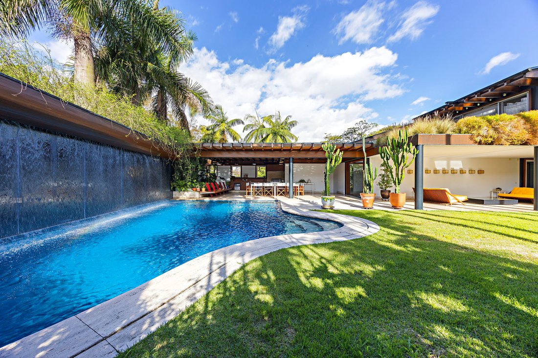 House in Jardim Silvia(Zona Oeste), State of São Paulo, Brazil 1 - 16557256