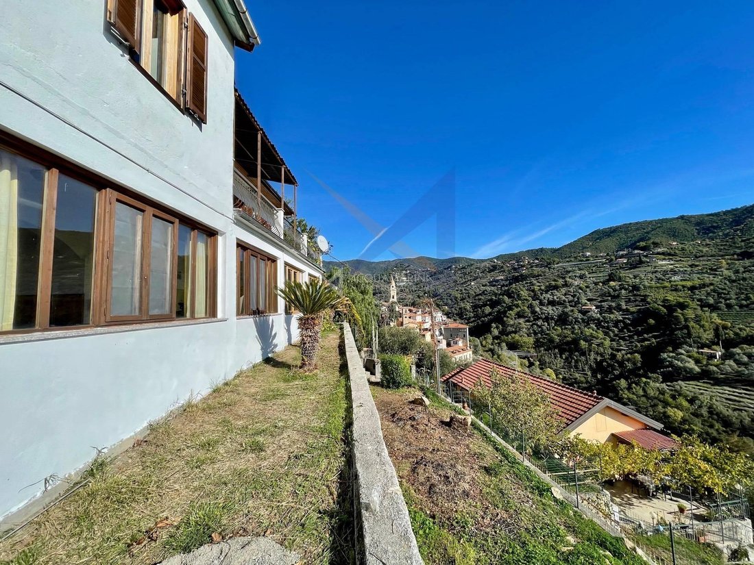 Villa in Vallebona, Liguria, Italy 2 - 16556265