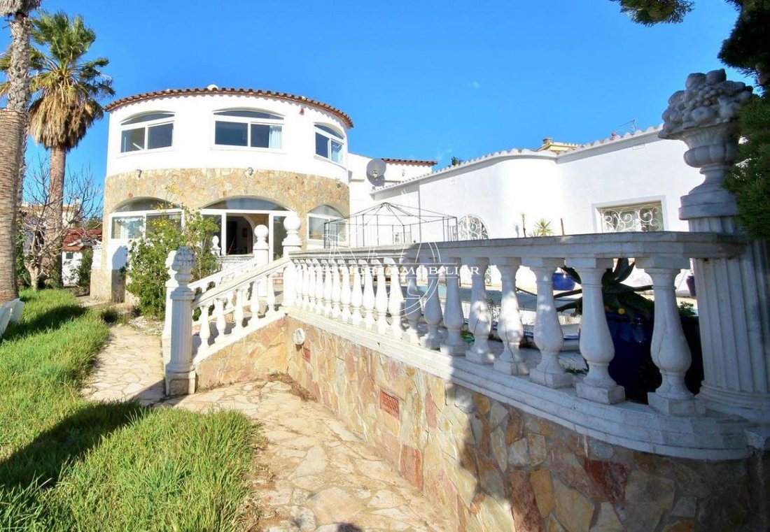 Villa in Empuriabrava, Catalonia, Spain 3 - 16556022