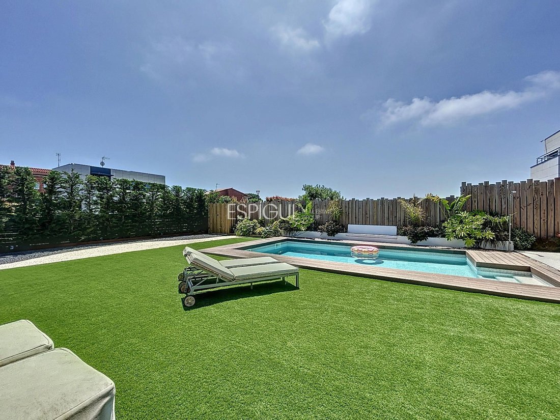 Villa in Sant Andreu de Llavaneres, Catalonia, Spain 4 - 16556258